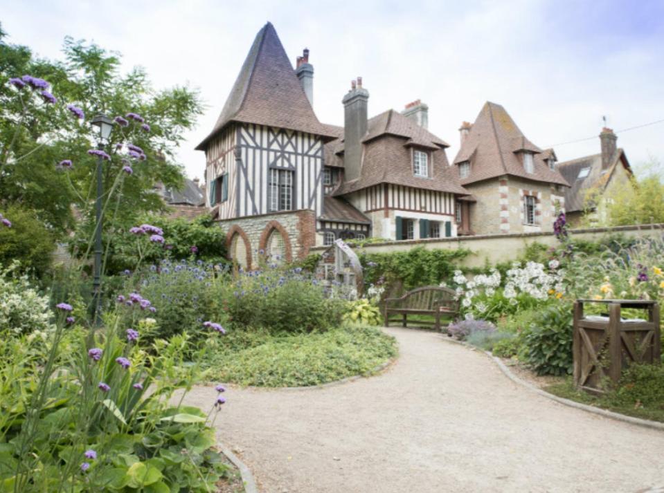Cosy Appartement Dans Une Villa Avec Piscine, Proche Du Centre Et De La Mer Cabourg Exterior foto