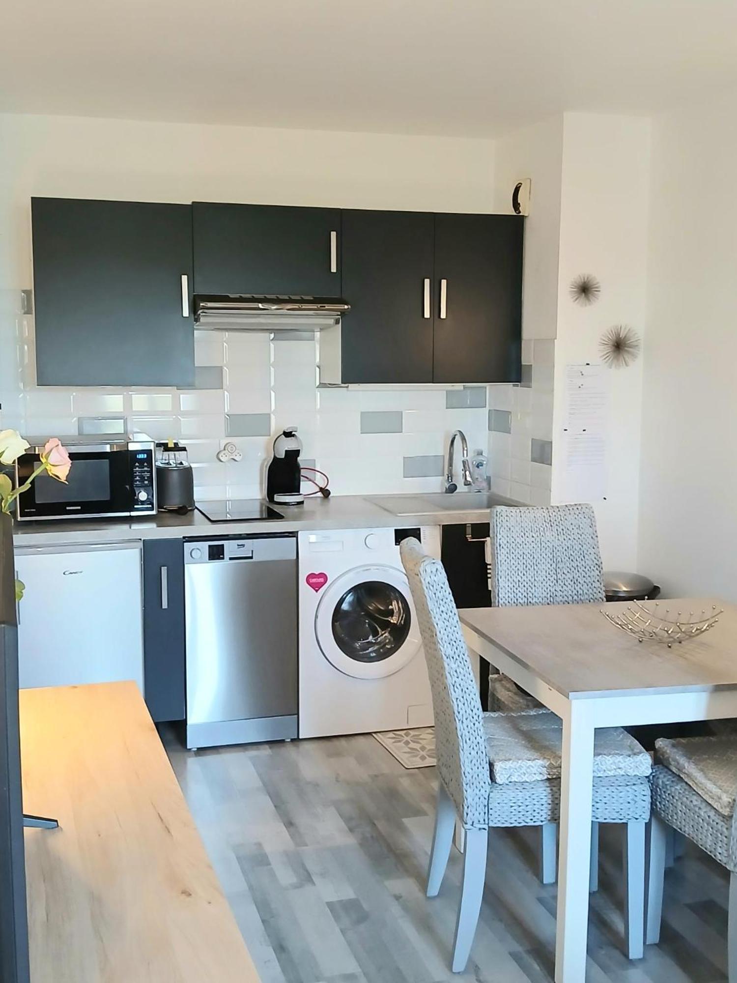 Cosy Appartement Dans Une Villa Avec Piscine, Proche Du Centre Et De La Mer Cabourg Exterior foto